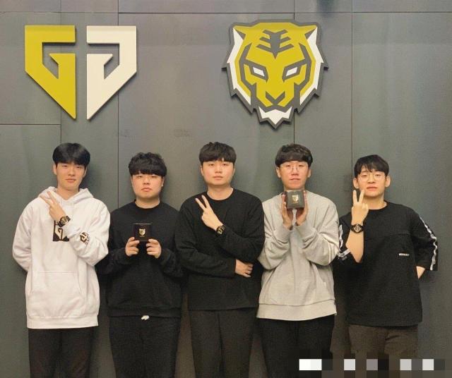 不仅自己得 不仅自己得